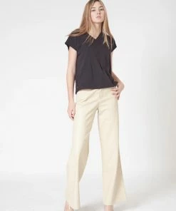 Weekly New Arrivals PRELOVED Mina V-Neck Top 10 Weekly New Arrivals PRELOVED Mina V-Neck Top